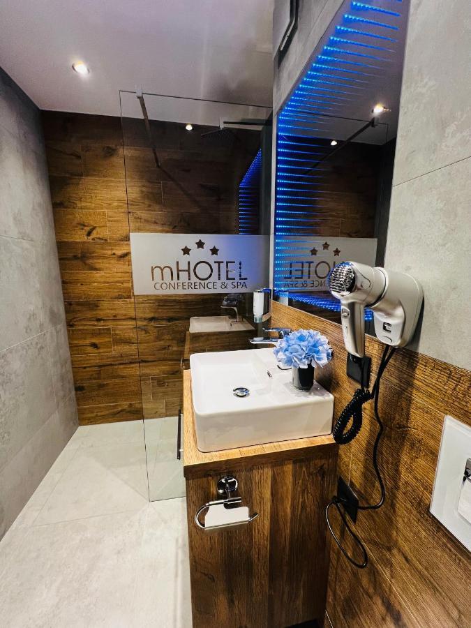 M Hotel Łódź Buitenkant foto