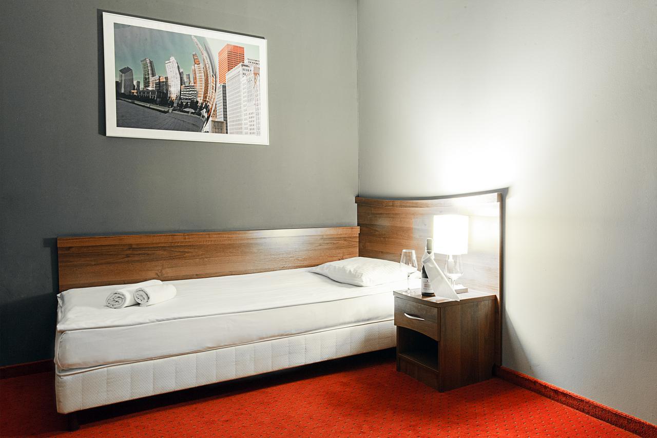 M Hotel Łódź Buitenkant foto